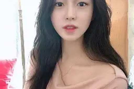 微博封杀“吃瓜少女张小寒”揭露娱乐圈隐私侵犯现象